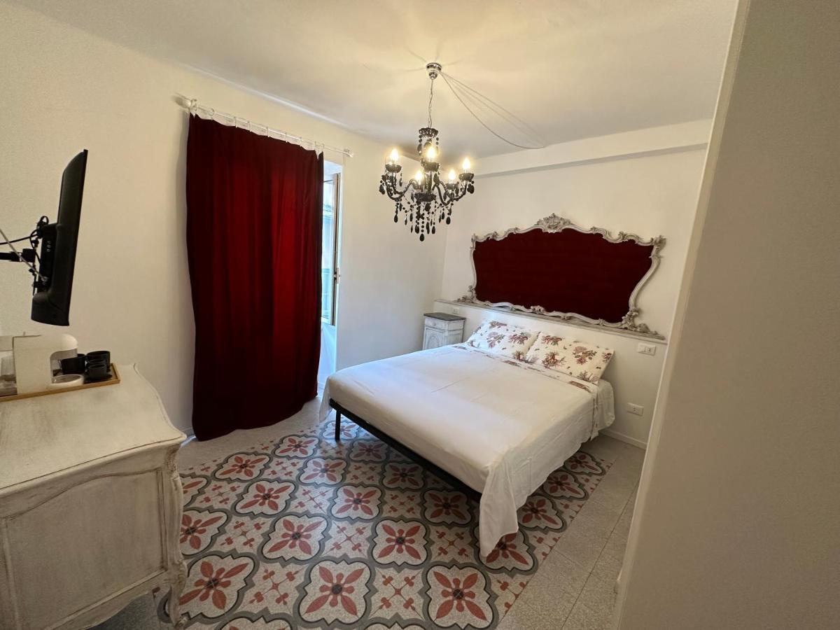 Elegante Stanza Rossa Mottino23 Bed & Breakfast Lerici Eksteriør bilde